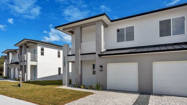 Building Photo - Stunning New Construction Villa for Rent Near Lake John