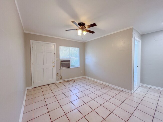 Building Photo - 1410 Nylic St