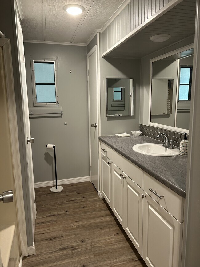 Building Photo - 602 Jason Dr