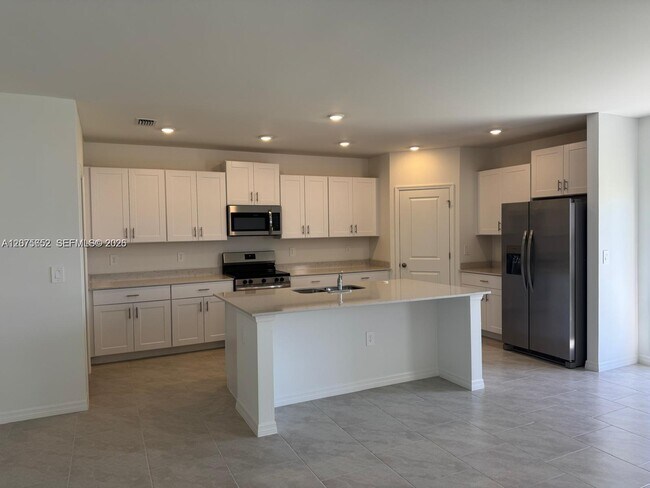 Building Photo - 17616 Paradiso Wy