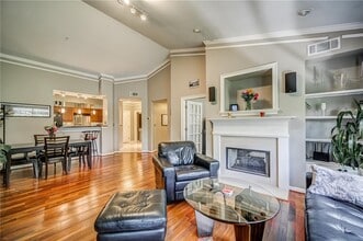 Building Photo - 3275 Lenox Rd NE