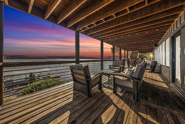 Building Photo - 201 Shady Ozark Ln