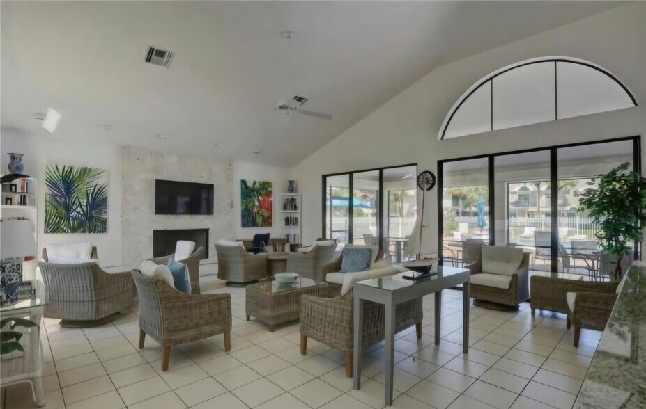 Building Photo - 50 Emerald Woods Dr