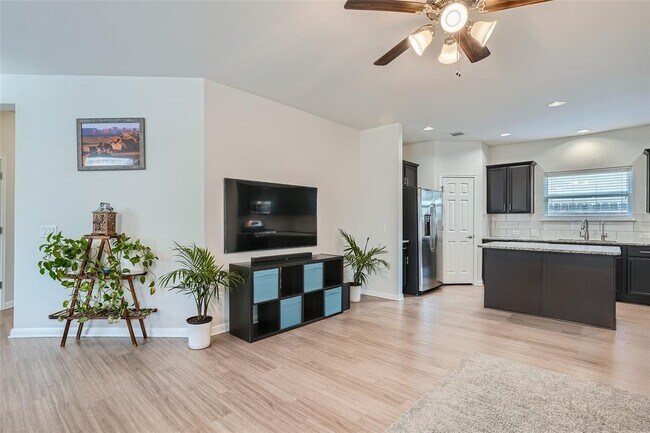 Building Photo - 821 Durness Dr