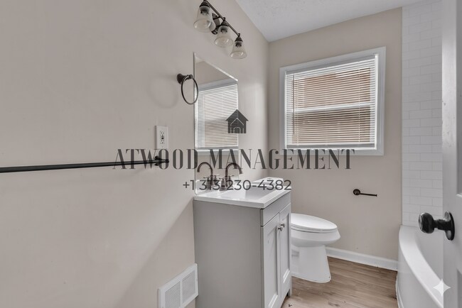 Building Photo - This beautifully updated 3-bedroom, 1-bath single-family home is ready for move-in!