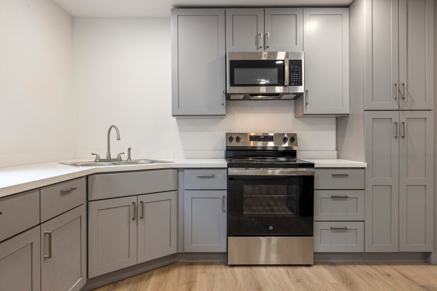 Building Photo - 214 Kimble St