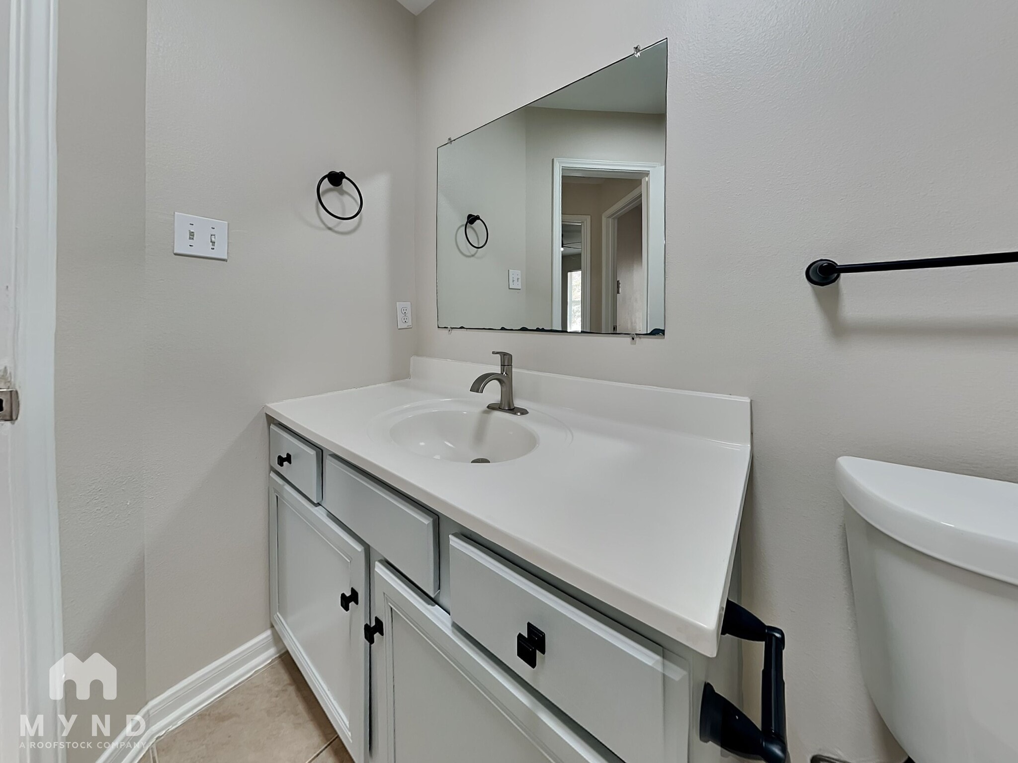 Building Photo - 6128 Sidney St