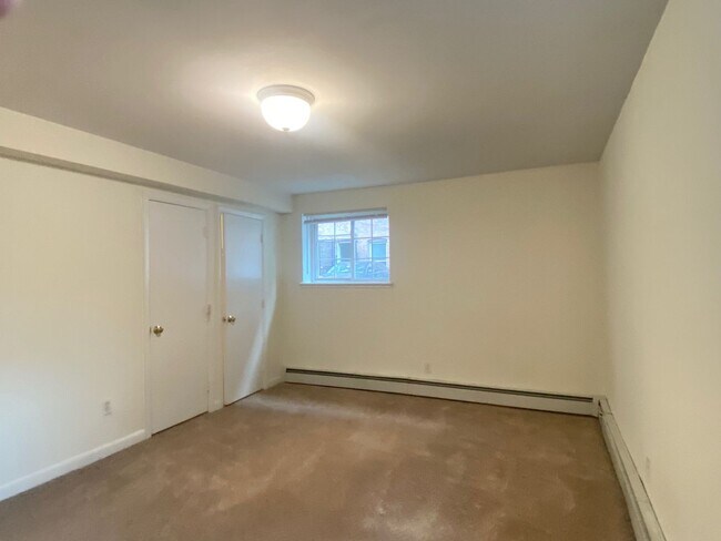 Building Photo - Nice 3 bed in Packards corner
