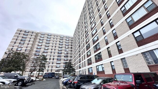 Building Photo - 4600 Duke St