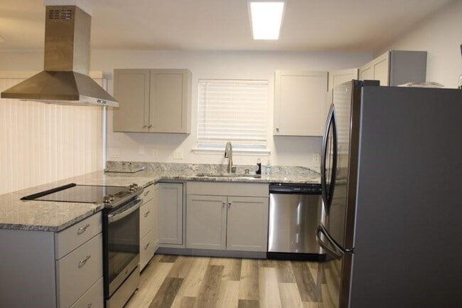 Building Photo - 110 Sandalwood Dr