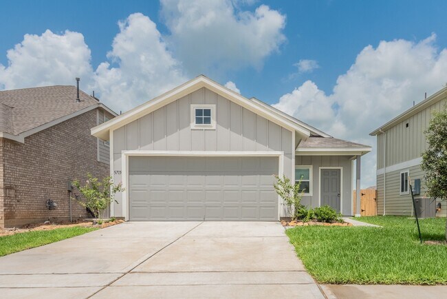 Building Photo - 5715 Pampus Prairie Rd