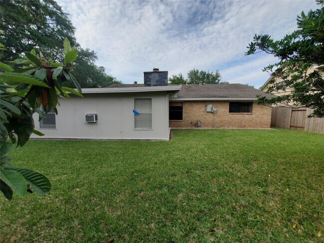 Building Photo - 3002 Frontier Dr