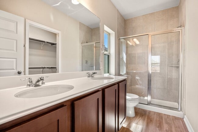 Building Photo - GORGEOUS 3 BEDROOM DUPLEX LOCATED IN CONVERSE, TX!