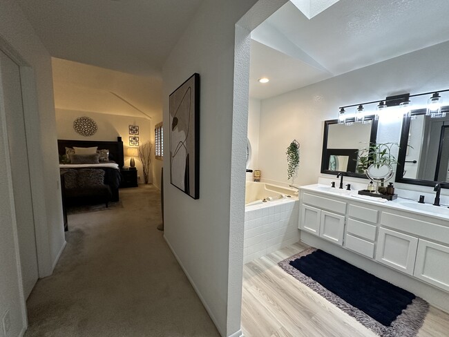 Building Photo - 8115 Surfline Dr
