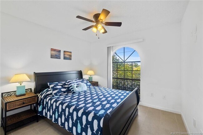 Building Photo - 2542 SW Kensington St