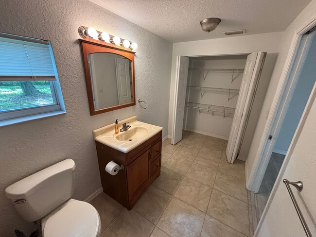 Building Photo - 3 Bedroom/ 2 Bath home in Micanopy