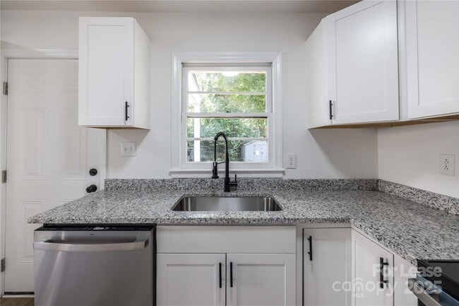 Building Photo - 413 Ackert Ave