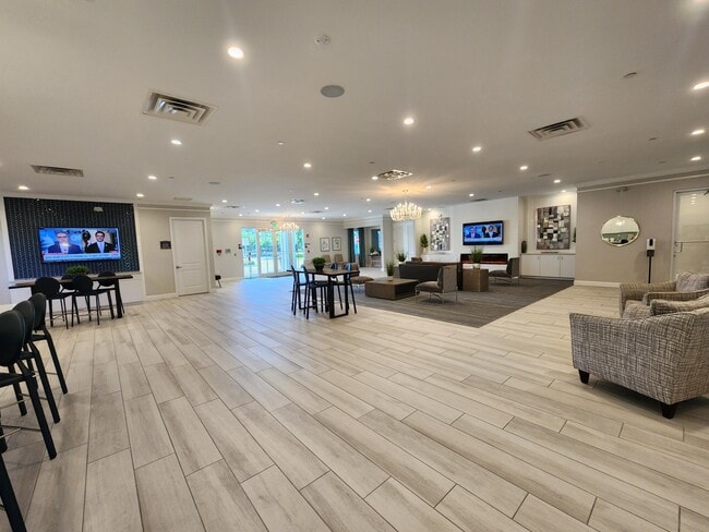 Building Photo - 4352 Veleiros Ave