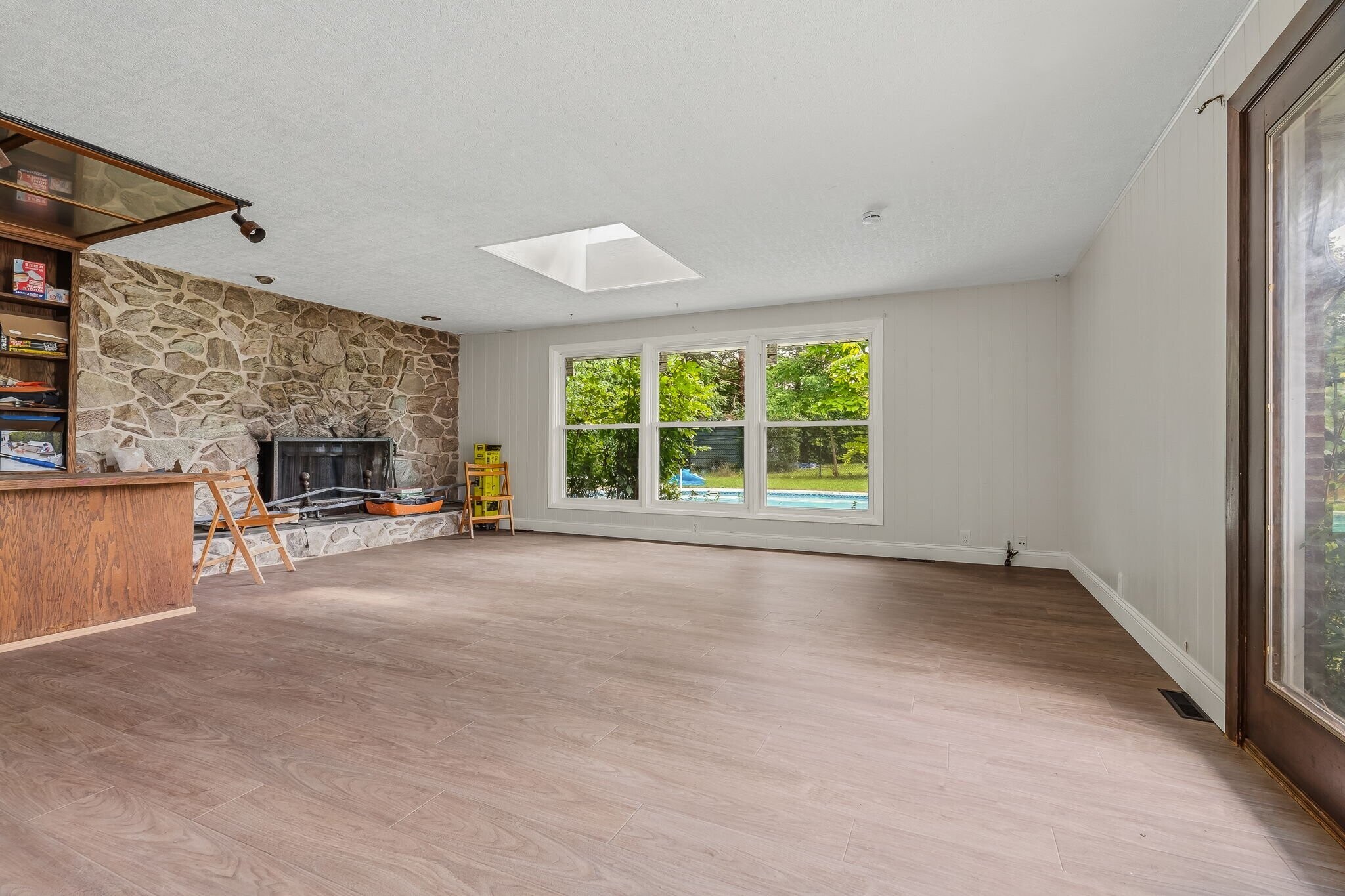 Building Photo - 1428 Laurel Dr