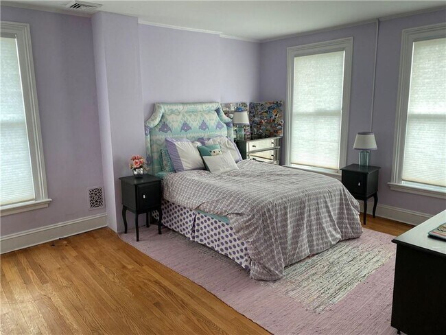 Building Photo - 40 Trumbull St