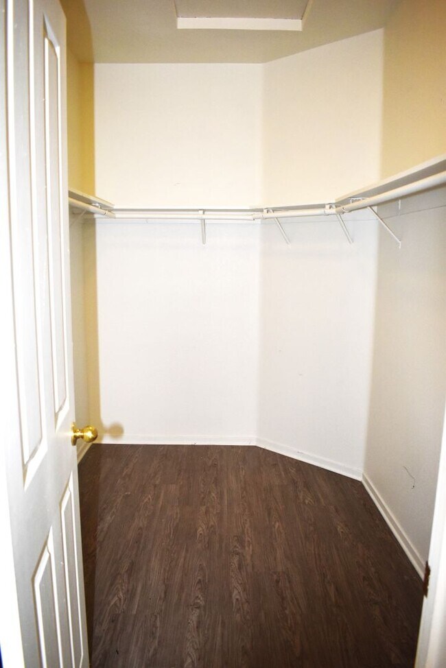 Building Photo - 7836 Calzada Way