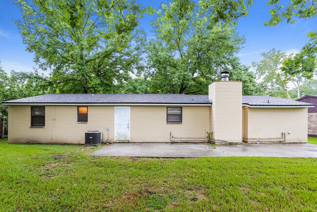Building Photo - 7317 Sharbeth Dr S
