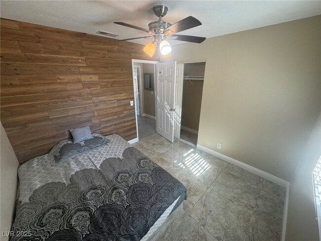 Building Photo - 6224 Miraloma St