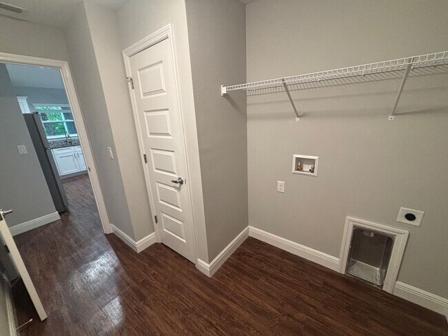 Building Photo - Custom Home - Desirable Citrus Springs Nei...