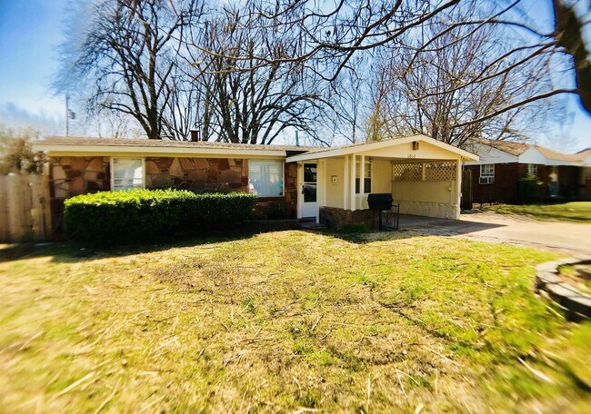 Building Photo - 1012 Mallard Dr
