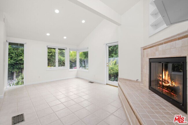 Building Photo - 30604 Sicomoro Dr