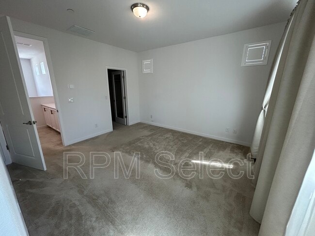 Building Photo - 772 Carnation Dr