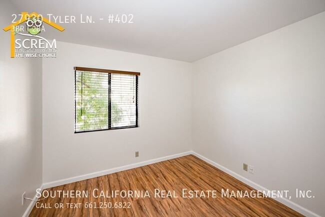 Building Photo - Three Bedroom Upper Condo in Canyon Oaks