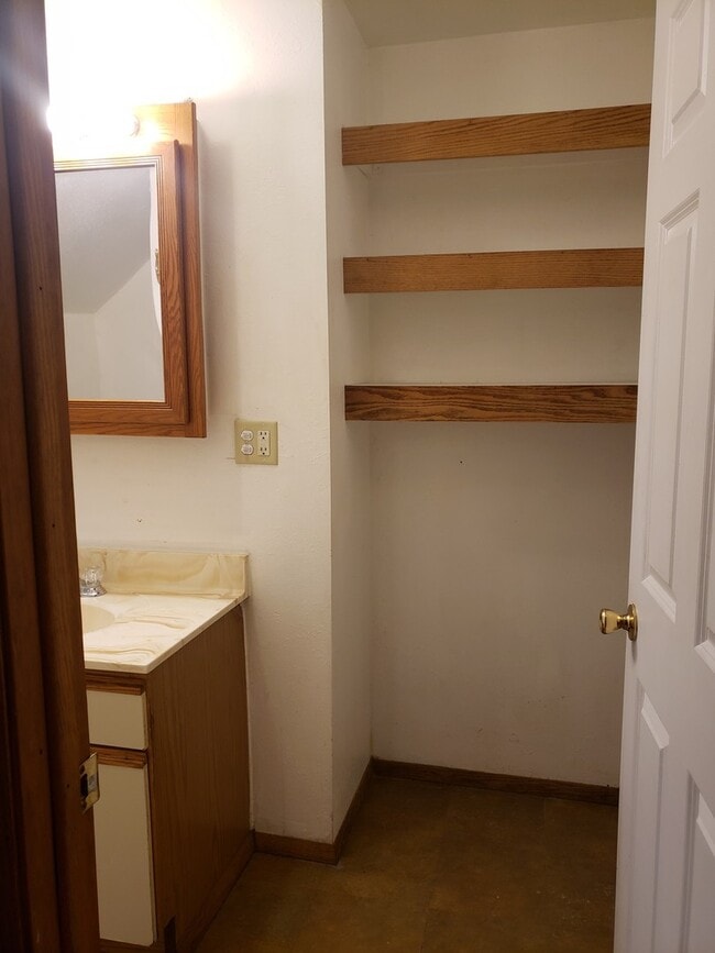 Building Photo - 718 Jackson St