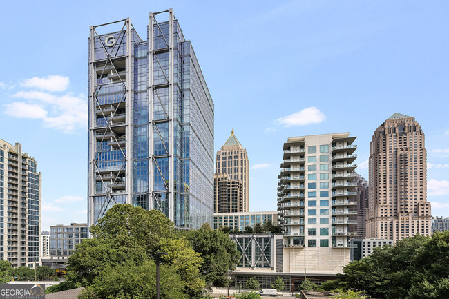 Building Photo - 1074 Peachtree Walk NE