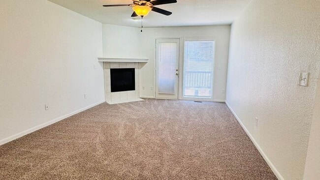 Building Photo - Creekwood Park Townhomes -$500 rent credit...