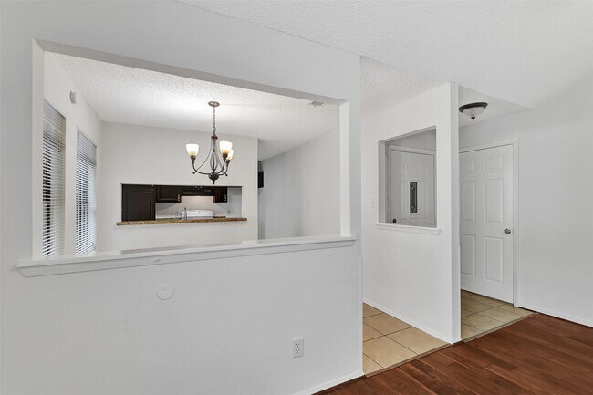 Building Photo - 17807 Glenmark Dr