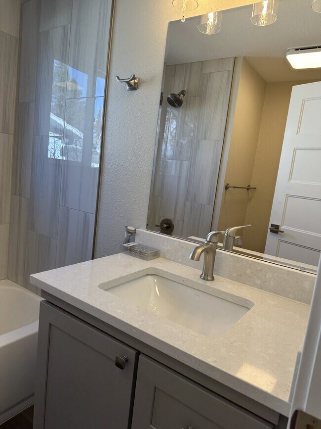 Building Photo - Charming Updated 3-Bed Oasis in Boulder with 2 Full Baths