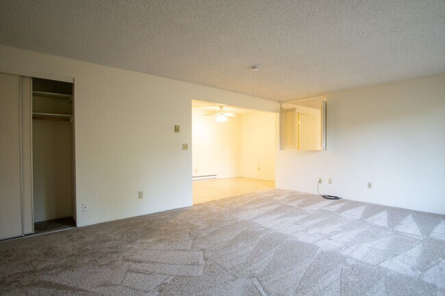Building Photo - FREE RENT! Garden-Level 2 Bed 2 Bath with Large Patio, Parking, & W/D Hookups