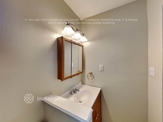 Building Photo - 512 Elm Dr