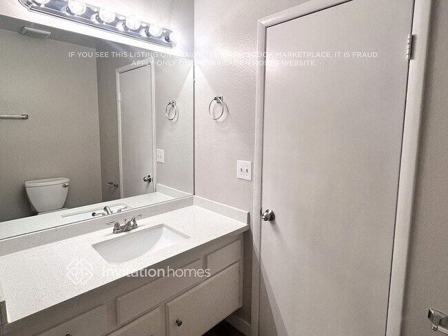 Building Photo - 214 Appian Way