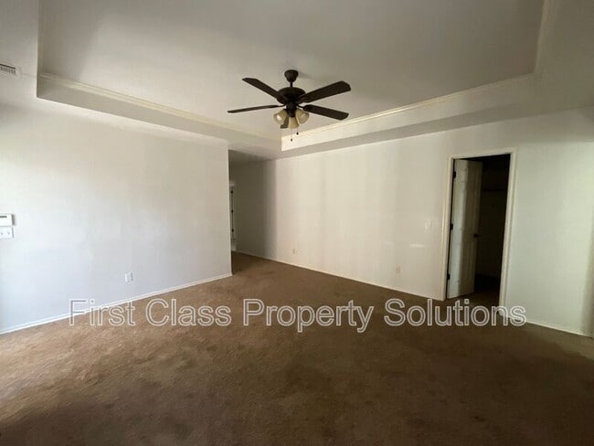 Building Photo - 2206 Barton St