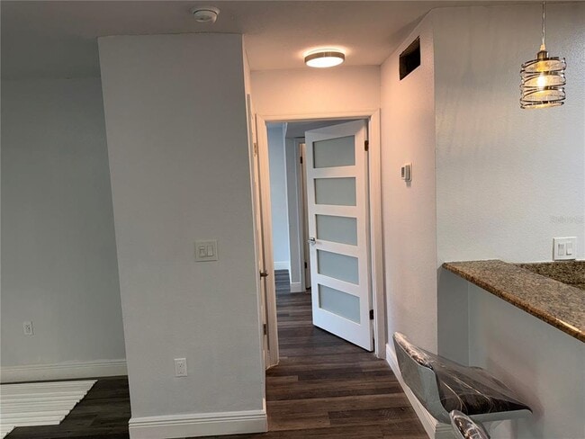 Building Photo - 9481 Highland Oak Dr