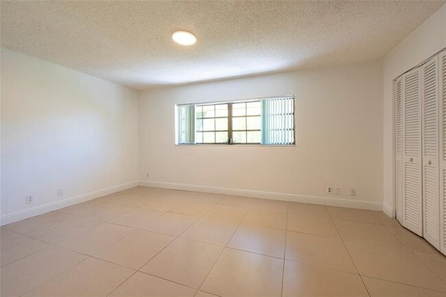 Building Photo - 3150 NW 88th Ave