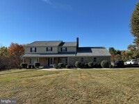 Building Photo - 1305 Hawthorne Ln