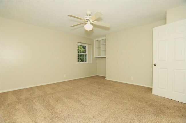 Building Photo - 54 Staghorn Ct
