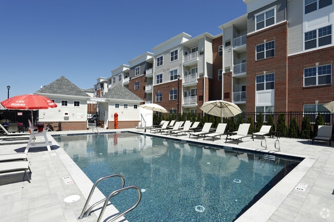 The Link At Aberdeen Station Aberdeen Nj Apartment Finder
