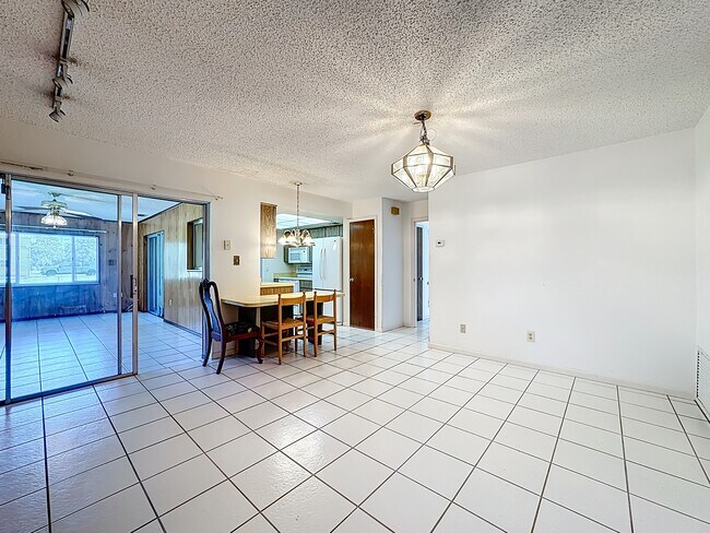 Building Photo - 13850 Co Rd 512