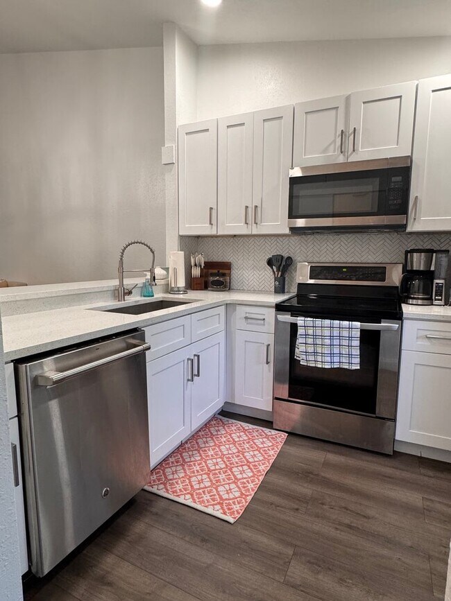 Building Photo - Welcome to Your Dream Home in the Heart of...