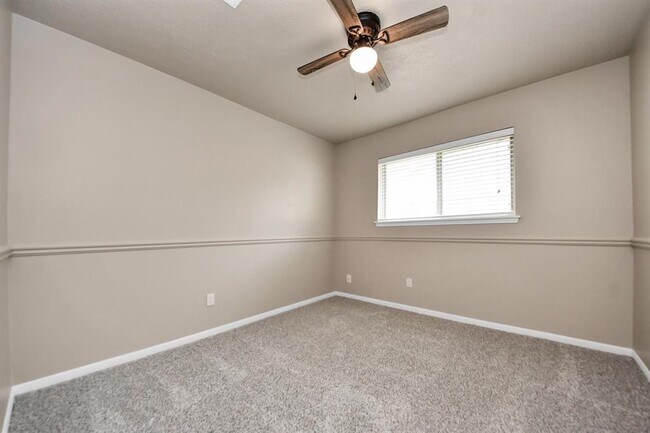 Building Photo - 23223 Canyon Lake Dr