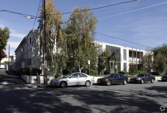 Building Photo - 11133 Aqua Vista St